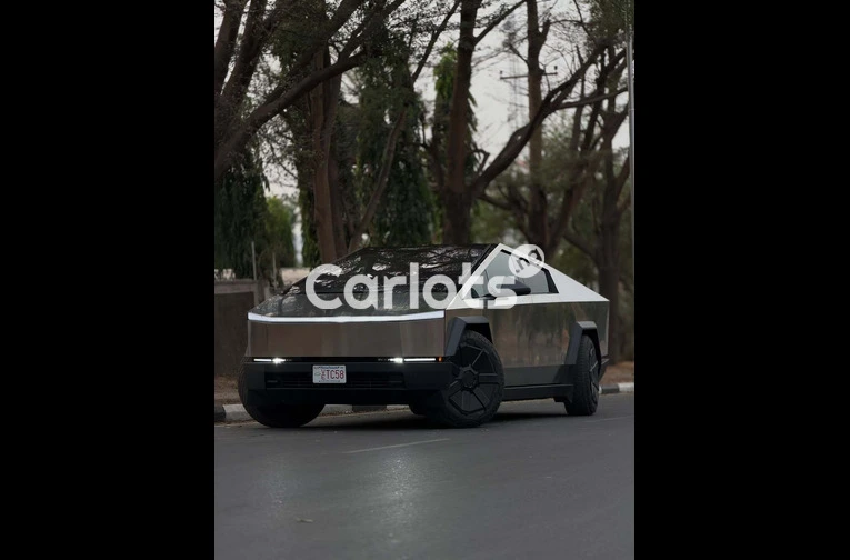 2025 Tesla Cybertruck FOREIGN USED for sale in Asokoro, FCT - photo 1 of 7