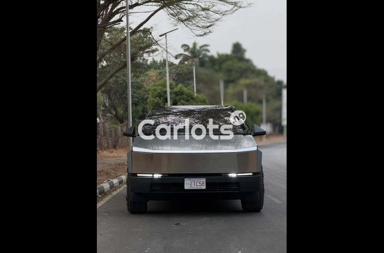 2025 Tesla Cybertruck FOREIGN USED for sale in Asokoro, FCT - thumbnail 2