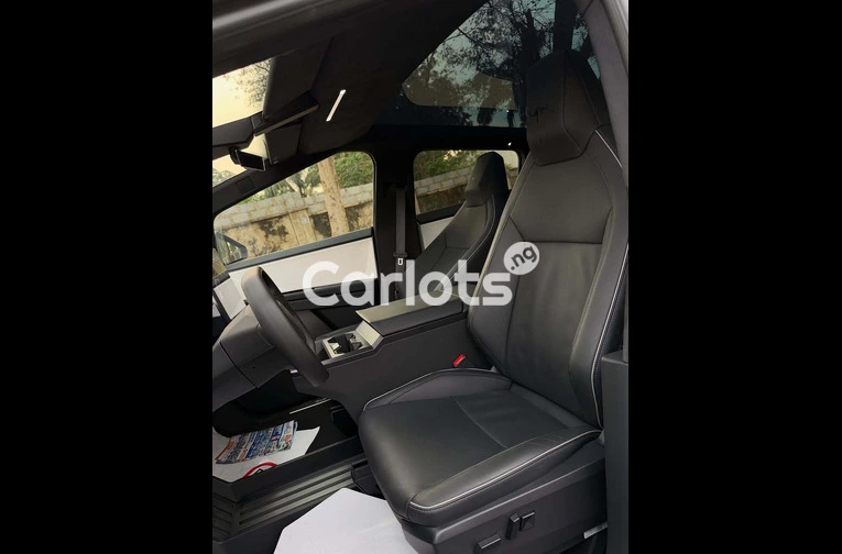 2025 Tesla Cybertruck FOREIGN USED for sale in Asokoro, FCT - thumbnail 5
