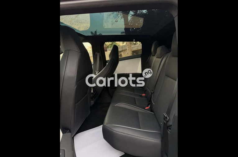 2025 Tesla Cybertruck FOREIGN USED - 6/7