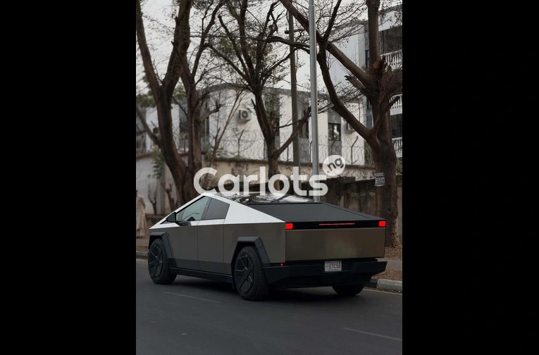 2025 Tesla Cybertruck FOREIGN USED for sale in Asokoro, FCT - photo 7 of 7