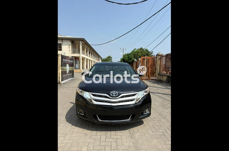2013 TOYOTA VENZA XLE FULL OPTION 4CYL FOR SALE for sale in Lagos, Lagos - photo 1 of 7