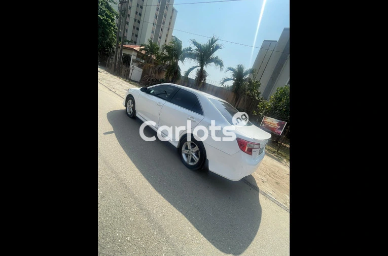 PURE FIRST BODY 2013 TOYOTA CAMRY SPORT - 6/7