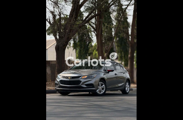 2017 Chevrolet Cruze - 1/7