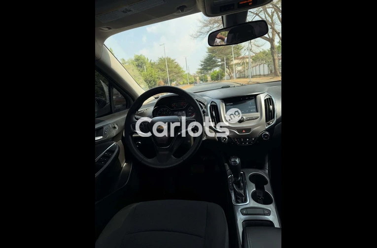 Foreign Used 2017 Chevrolet Cruze for sale in Asokoro, FCT - photo 4 of 7