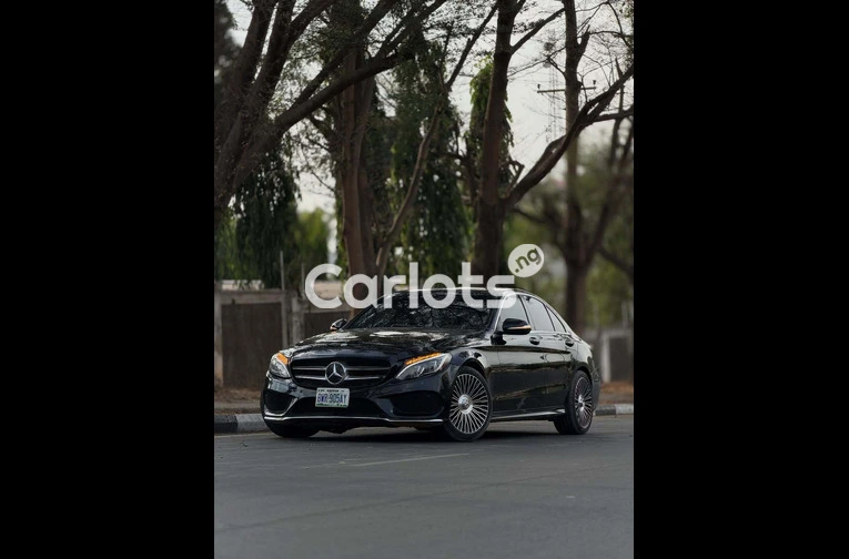 2016 Mercedes-Benz C400