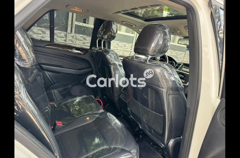 FOREIGN USED 2015 MERCEDES BENZ ML350 WITH 360CAM for sale in Amuwo Odofin, Lagos - photo 4 of 7