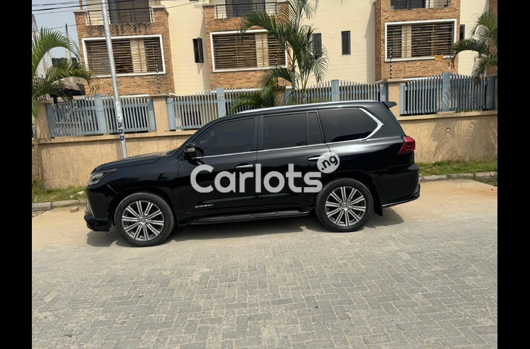 2016 Lexus LX570 Sport - 3/5