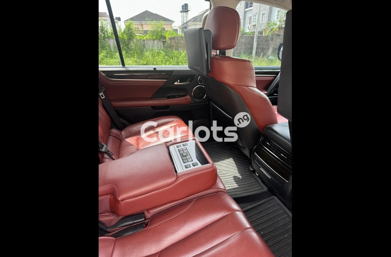 2016 Lexus LX570 Sport - 5/5