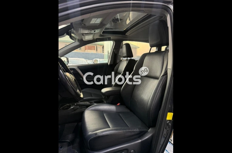 2016 Toyota Rav4 Limited AWD - 4/7