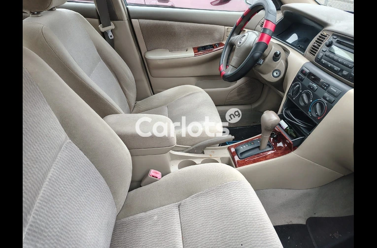TOKUNBO 2005 TOYOTA COROLLA LE(ACCIDENT FREE) for sale in Ikotun, Lagos - photo 3 of 7