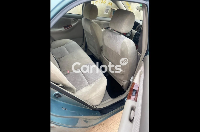 TOKUNBO 2005 TOYOTA COROLLA LE(ACCIDENT FREE) for sale in Ikotun, Lagos - photo 4 of 7