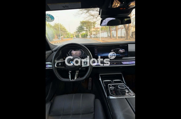 Foreign Used 2025 BMW 7 Series for sale in Asokoro, FCT - thumbnail 4