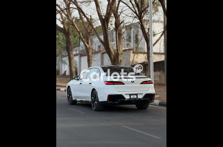 Foreign Used 2025 BMW 7 Series for sale in Asokoro, FCT - photo 7 of 7