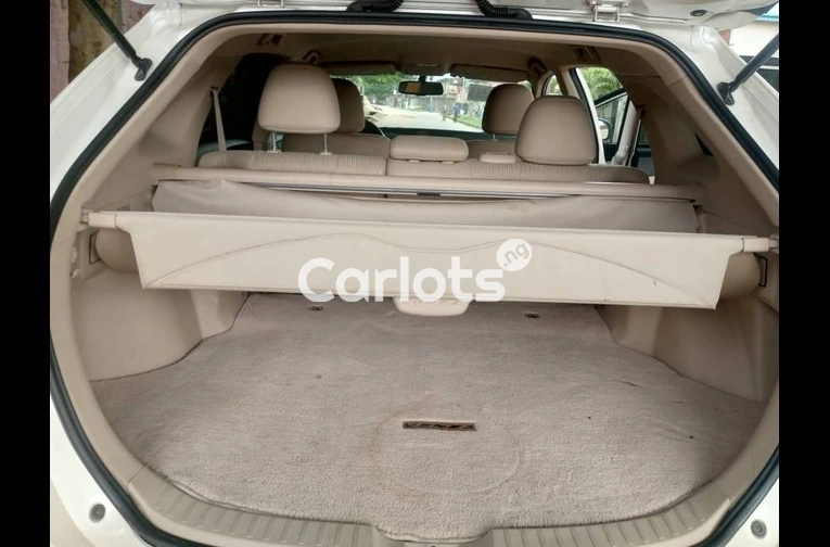 TOKUNBO 2010 TOYOTA VENZA AWD V6 - 5/7