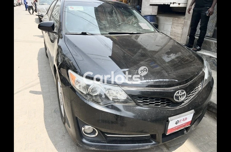 FOREIGN USED 2014 TOYOTA CAMRY XLE(ACCIDENT FREE) for sale in Ilupeju, Lagos - photo 3 of 6
