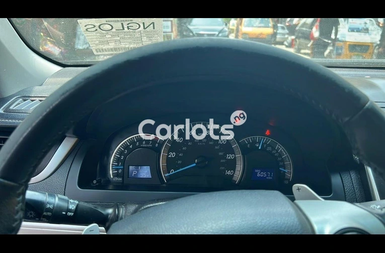 FOREIGN USED 2014 TOYOTA CAMRY XLE(ACCIDENT FREE) for sale in Ilupeju, Lagos - thumbnail 6