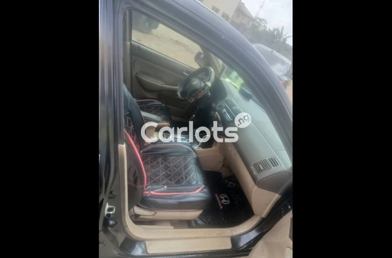 Nigerian Used UBER STANDARD 2004 HONDA CIVIC for sale in Ifako Ijaiye, Lagos - thumbnail 2