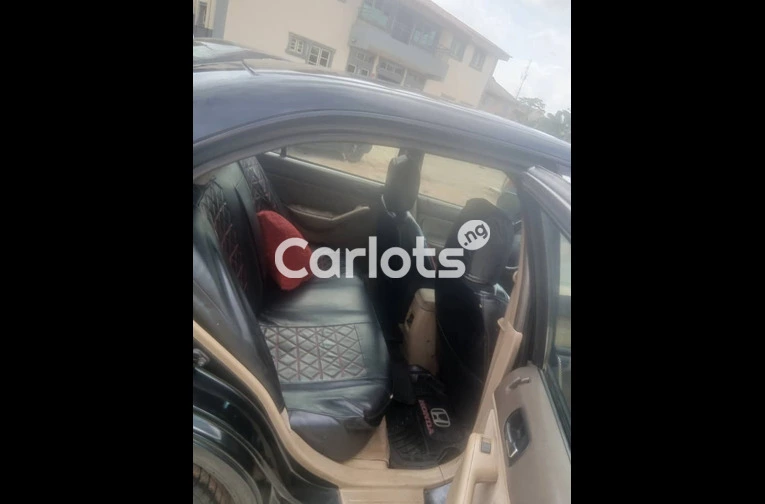 Nigerian Used UBER STANDARD 2004 HONDA CIVIC for sale in Ifako Ijaiye, Lagos - photo 3 of 7
