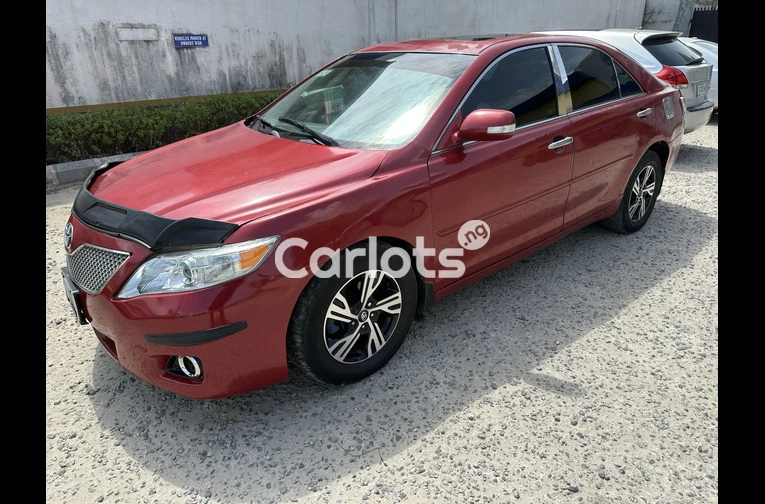 Nigerian Used 2010 Toyota Camry XLE for sale in Ilupeju, Lagos - thumbnail 5