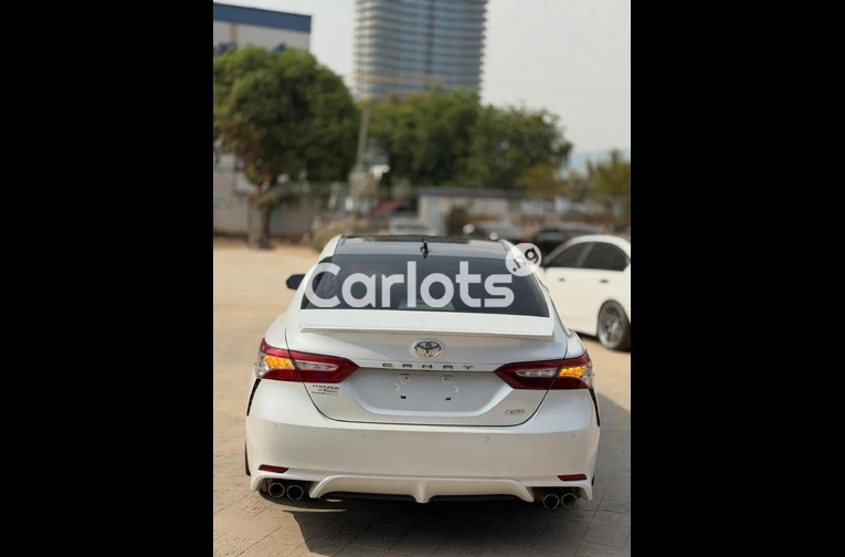 Nigerian used 2019 Toyota Camry XSE - 1/7