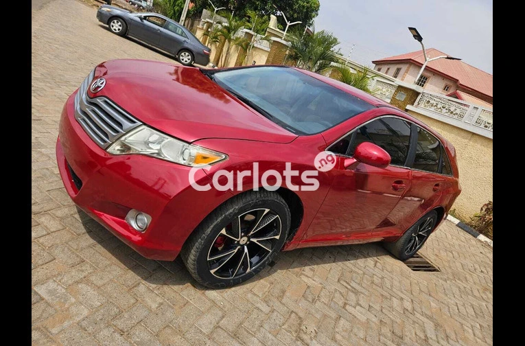 Unregistered 2013 Toyota Venza 4 plug - 1/5
