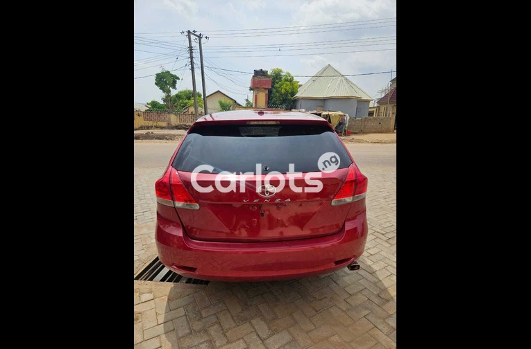 Foreign Used Unregistered 2013 Toyota Venza 4 plug for sale in Abuja, FCT - photo 2 of 5