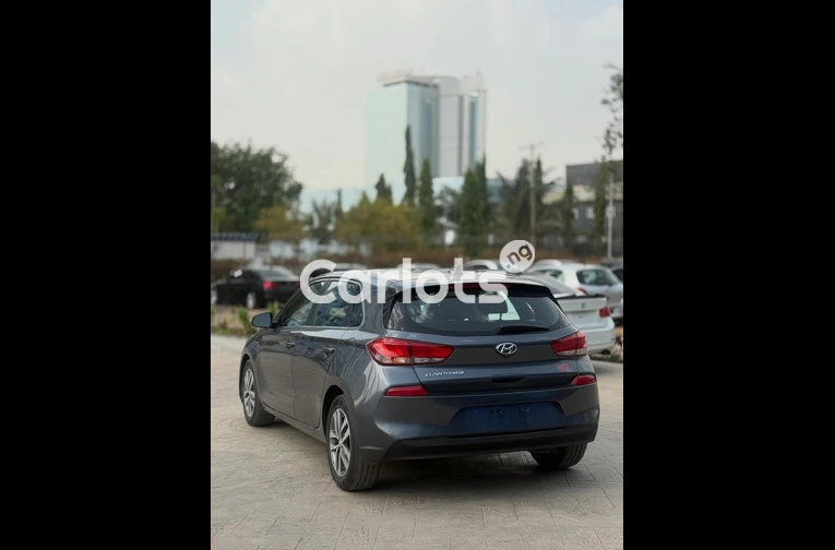 Foreign used 2017 Hyundai Elantra GT for sale in Abuja, FCT - thumbnail 2