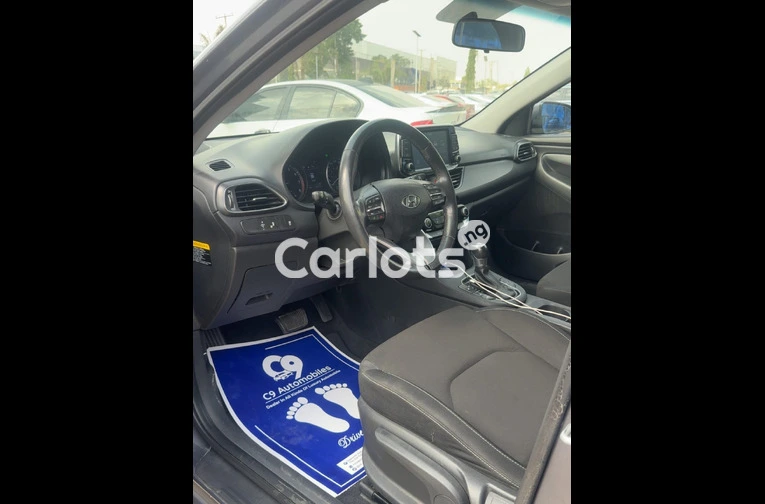 Foreign used 2017 Hyundai Elantra GT for sale in Abuja, FCT - thumbnail 4