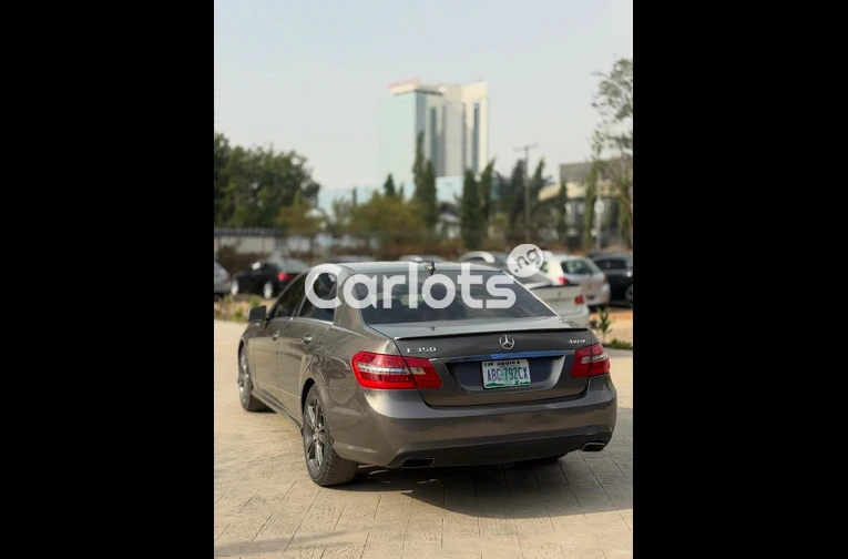 Nigerian used 2010 Mercedes Benz E350 for sale in Abuja, FCT - thumbnail 2