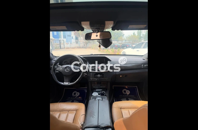 Nigerian used 2010 Mercedes Benz E350 for sale in Abuja, FCT - thumbnail 4