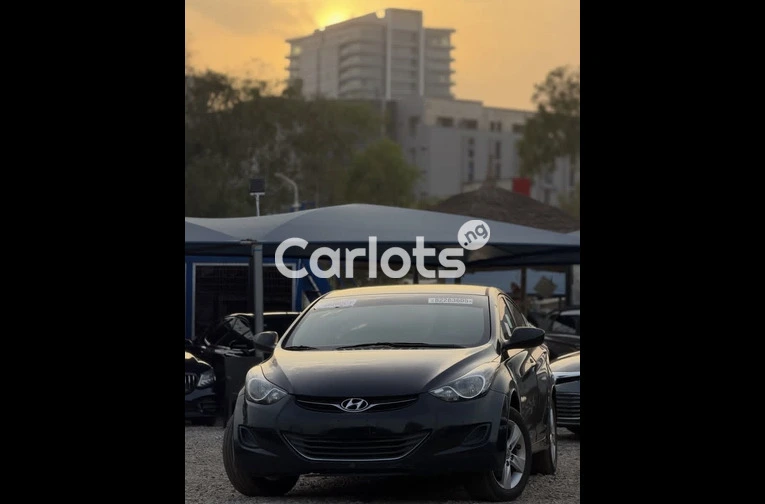 HYUNDAI ELANTRA 2013 - 1/7