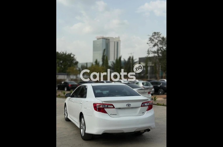 Foreign used 2014 Toyota Camry SE for sale in Abuja, FCT - thumbnail 2