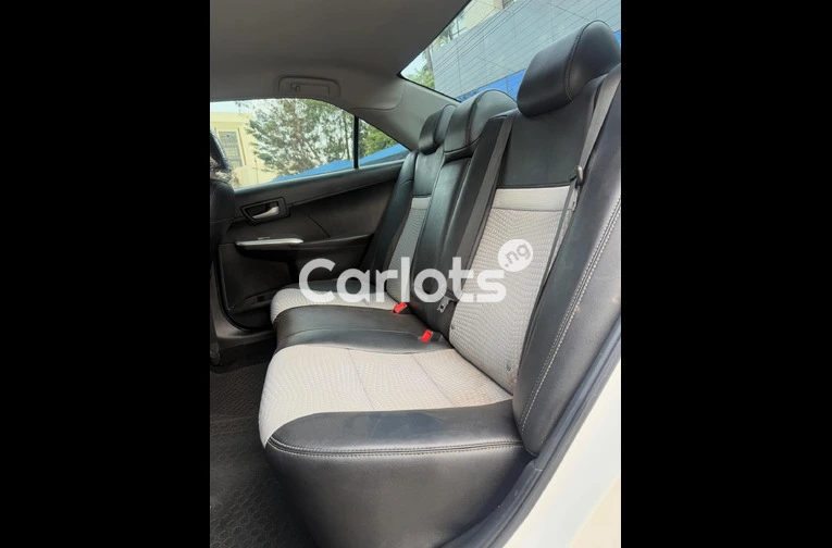 Foreign used 2014 Toyota Camry SE for sale in Abuja, FCT - thumbnail 3
