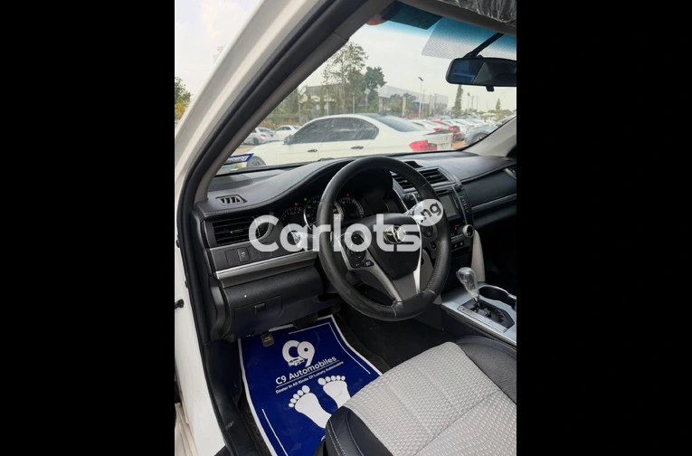 Foreign used 2014 Toyota Camry SE for sale in Abuja, FCT - thumbnail 4