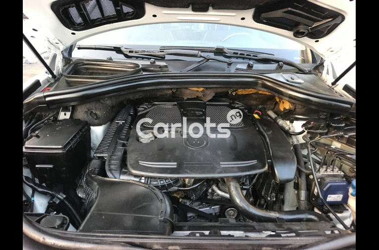 Foreign Used 2014/2015 Mercedes Benz ML350 for sale in Apese, Lagos - photo 3 of 7