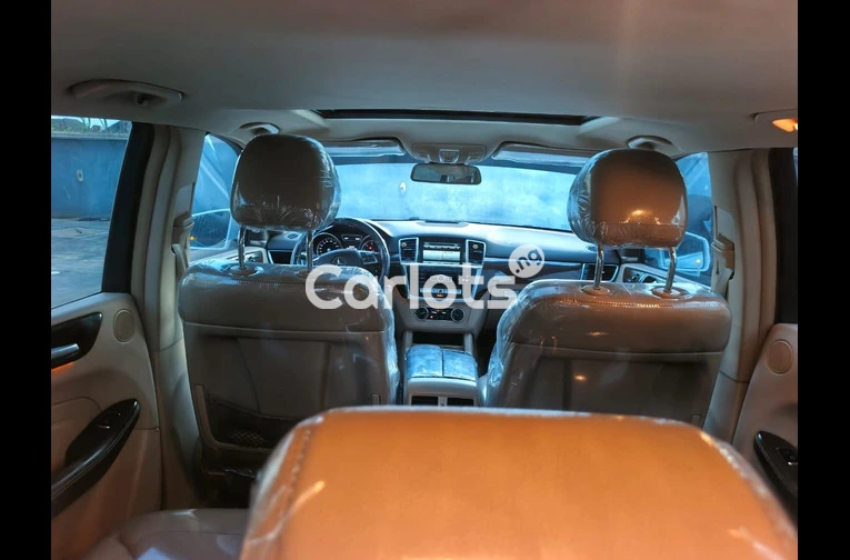 Foreign Used 2014/2015 Mercedes Benz ML350 for sale in Apese, Lagos - photo 5 of 7