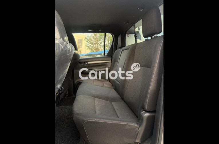 Foreign used Toyota Hilux Adventure 2021 for sale in Abuja, FCT - thumbnail 4