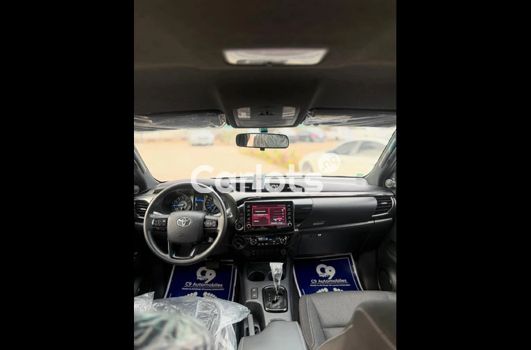Foreign used Toyota Hilux Adventure 2021 for sale in Abuja, FCT - thumbnail 5