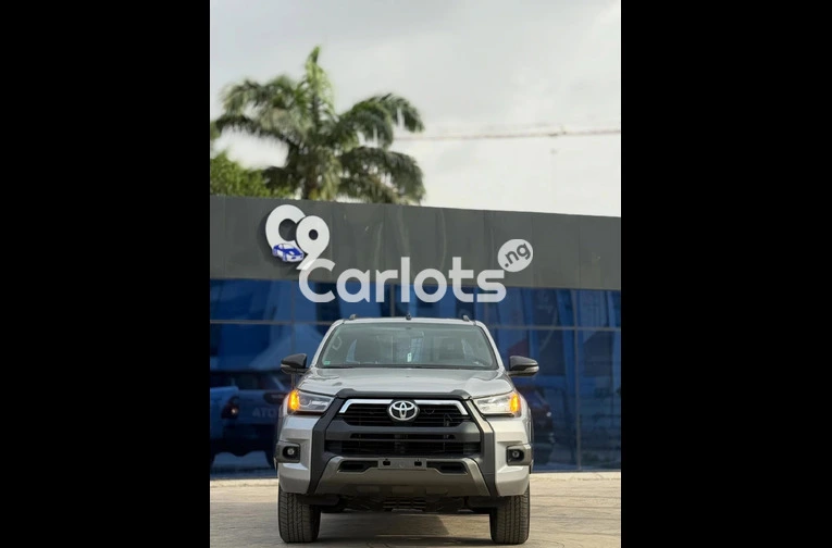Foreign used Toyota Hilux Adventure 2021 for sale in Abuja, FCT - photo 6 of 7
