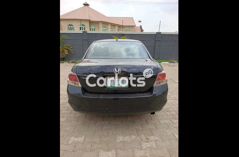 Honda Accord 2009 model