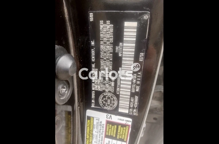 Very clean 2010 venza full option for sale in Apese, Lagos - photo 4 of 7