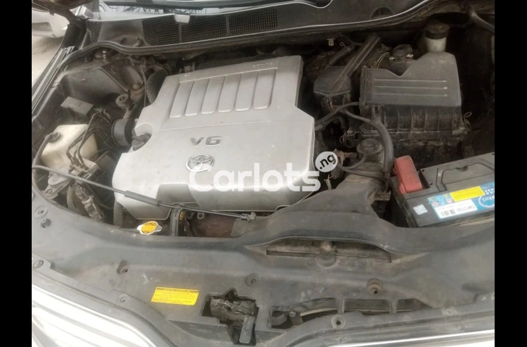 Very clean 2010 venza full option for sale in Apese, Lagos - photo 3 of 7