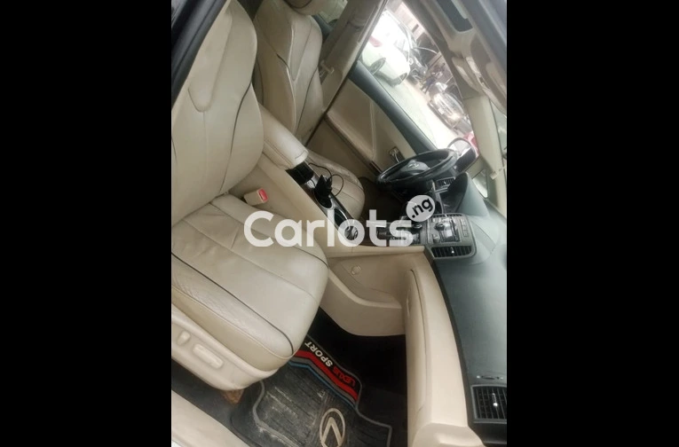 Very clean 2010 venza full option for sale in Apese, Lagos - photo 7 of 7
