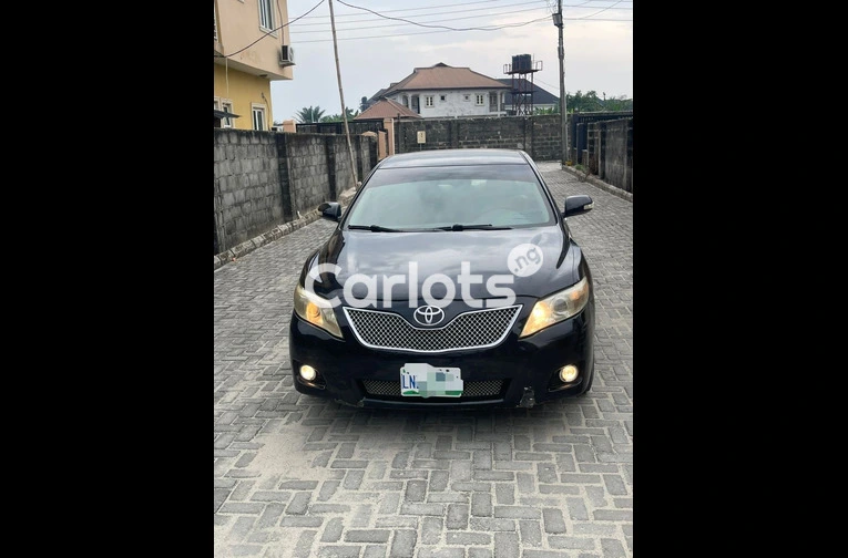 Clean 2010 Toyota Camry - 6/7
