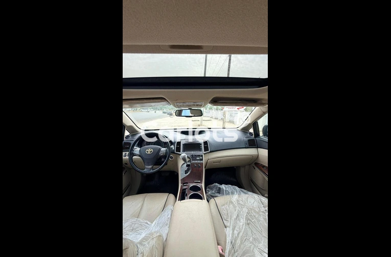 FOREIGN USED 2010 TOYOTA VENZA FULL OPTION for sale in Abuja, FCT - photo 4 of 7