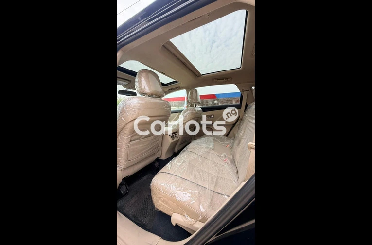 FOREIGN USED 2010 TOYOTA VENZA FULL OPTION for sale in Abuja, FCT - thumbnail 5