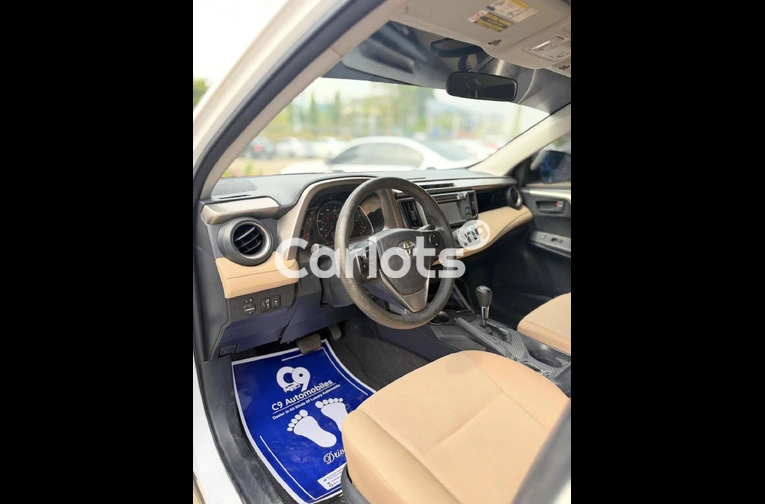 Foreign used 2013 Toyota RAV4 LE for sale in Abuja, FCT - thumbnail 5