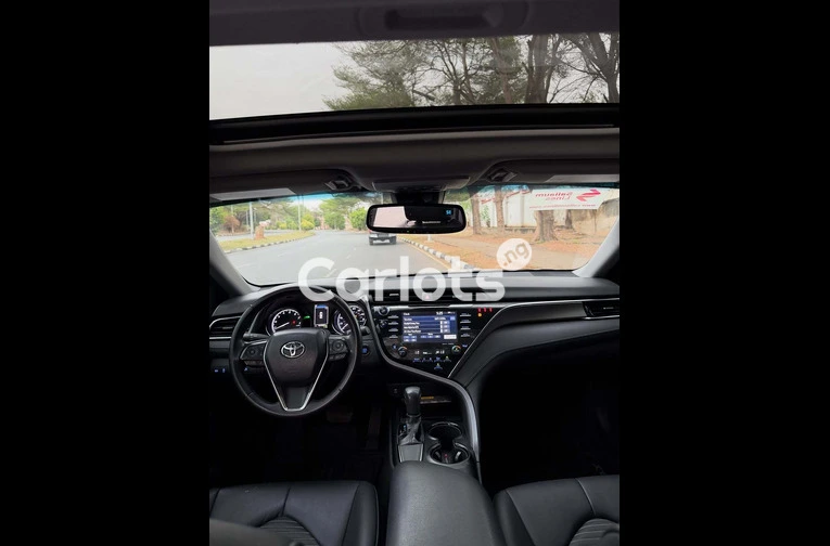 Foreign Used 2018 Toyota Camry SE for sale in Asokoro, FCT - photo 5 of 7