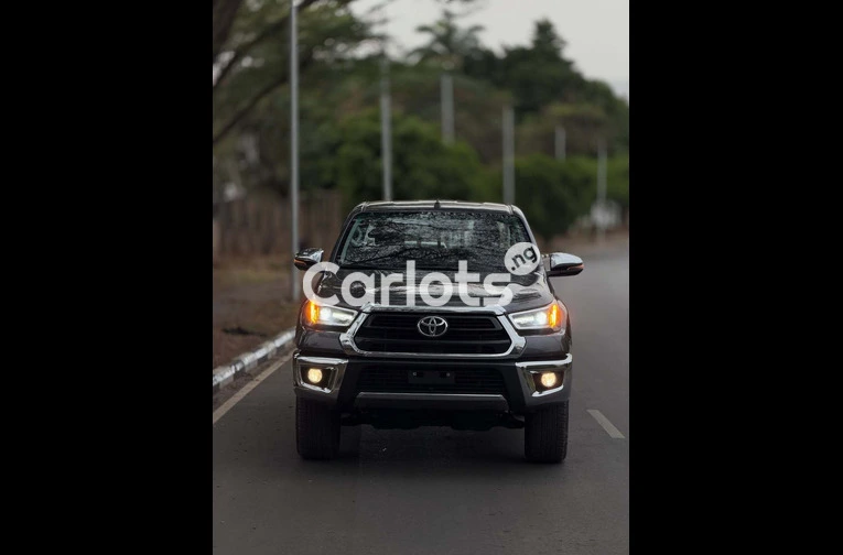2026 TOYOTA HILUX SR5 4WD for sale in Asokoro, FCT - photo 2 of 7